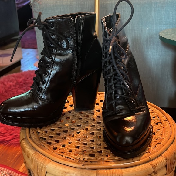 Seychelles Lace Up Highheeled Combat Boot ( black size 7) - Picture 5 of 6